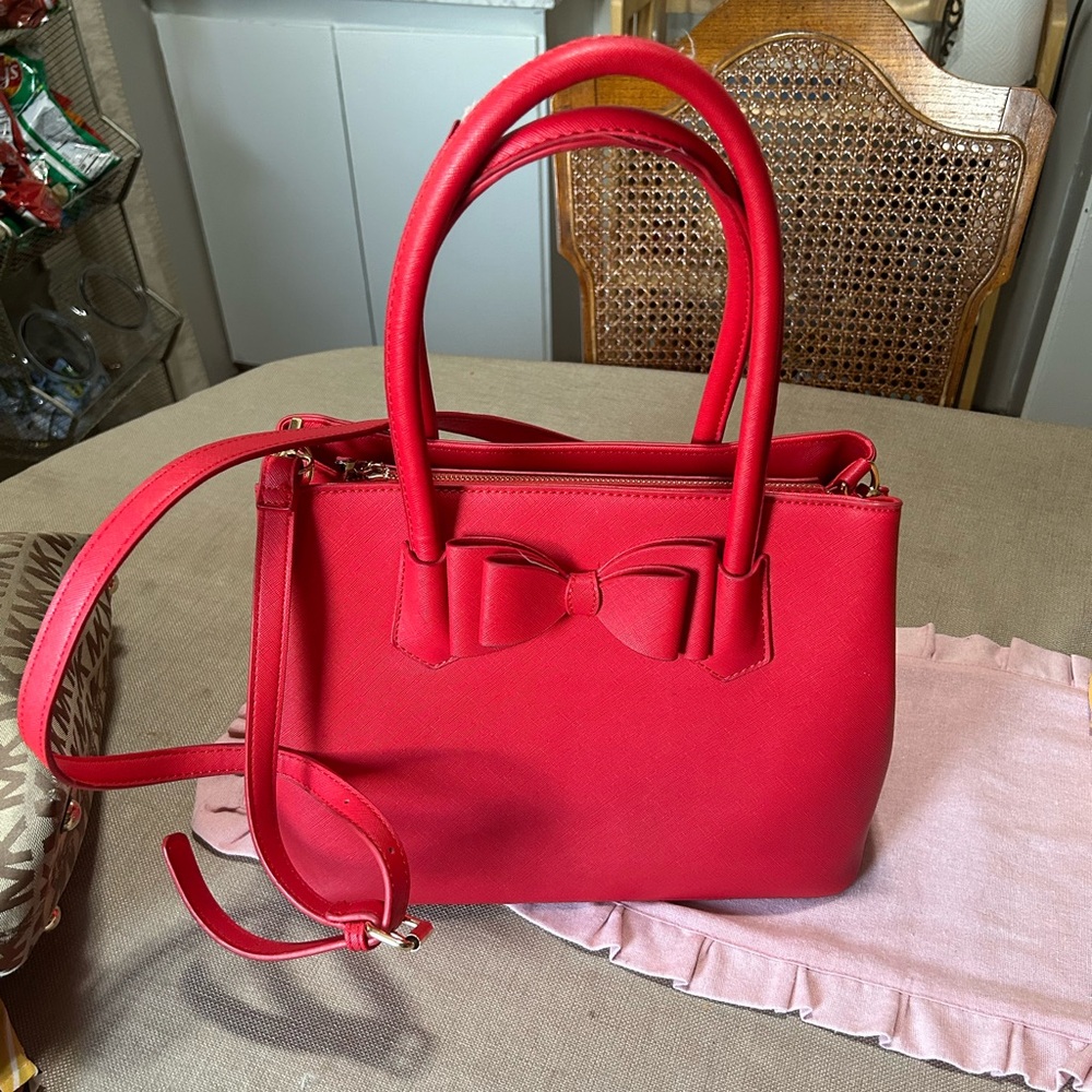 ⛔️SOLD⛔️Red crossbody unbranded handbag